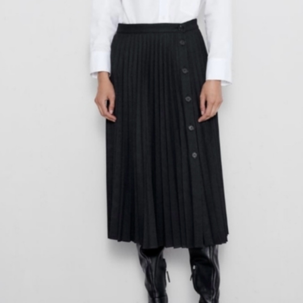 ZARA Pleated Midi Skirt Dark Gray Button Detail Old Money SZ S EUC